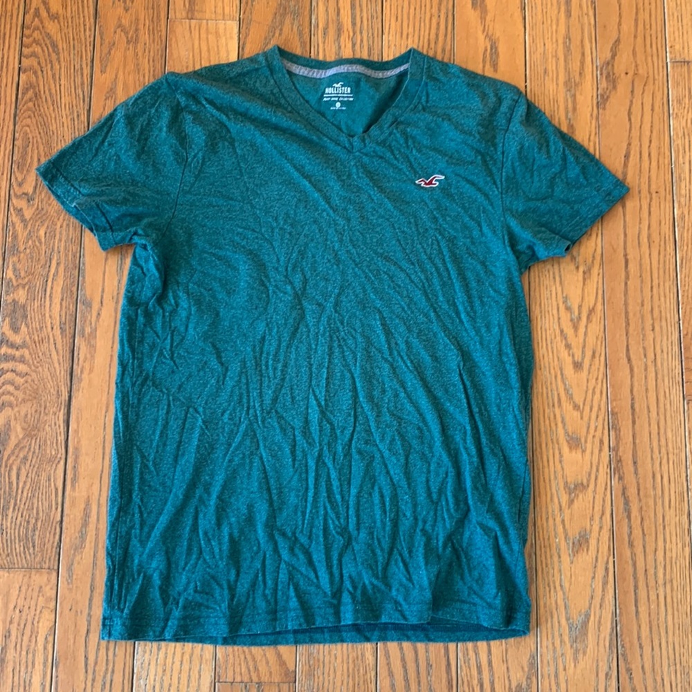 Hollister V-Neck